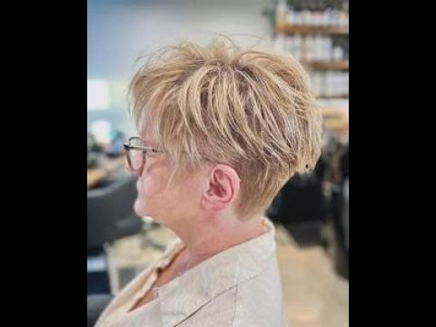 Dealis Hair Boutique - 2/2