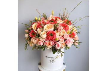 Buy luxury elegant happy birthday flowers in Van Nuys, USA – Spring Season Premium Bouquets