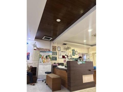 How Stitch-Free Laser Eye Surgery Ensures Safe and Clear Vision