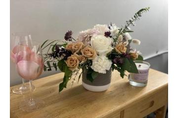 Romantic Roses Bouquet – Order Fresh & Elegant Arrangements Today