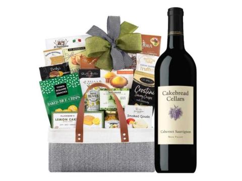 Wine and Chocolate Gift Baskets – Sweet & Elegant Gifts