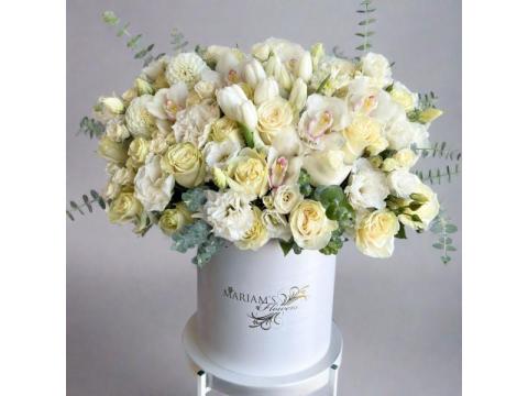 Buy White Roses Flower Bouquet Online in USA – Fresh Spring Season Arrangements Delivered
