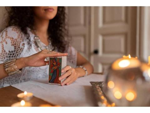 Why IO Psychics Is Becoming Popular for Online Psychic Readings