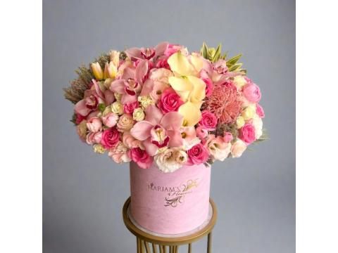 Premium Pink Flowers Bouquet for Anniversary Gifts in USA | Spring Season Romantic Floral Surprise