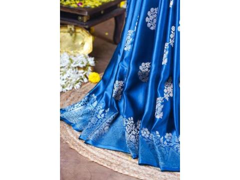 Luxury Handloom Sarees – Pure Banarasi, Jamdani & Silk Collection
