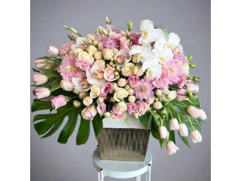 Best Pink Flowers Bouquet in USA | Spring Season Fresh & Elegant Floral Gifts Online