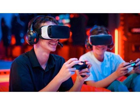 Level Up the Future: Cutting-Edge Virtual Reality Game Development Trends | VYUG Metaverse