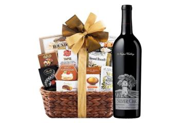 Silver Oak Gift Basket – Luxury Wine Gift for Special Occasions
