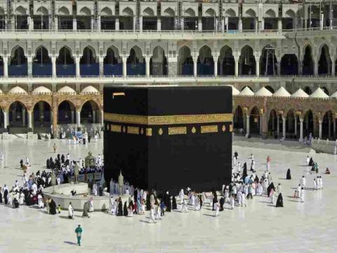 Summer Umrah Package: Comfortable Travel with Complete Support