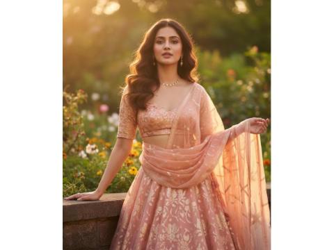 Where Tradition Meets Trend: Discover Ethnic Fashion Excellence - 2/2